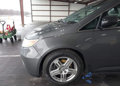 2011 Honda Odyssey Touring/Touring Elite z USA, uszkodzony, nr VIN 5FNRL5H94BB053237